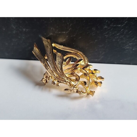 Gold Tone Metal Floral/Leaf Shaped Brooch Vintage - Picture 8 of 10